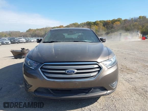 ✅ 2016 Ford Taurus SEL • VIN: 1FAHP2E83GG126899 • Лот: 43592377. Опубликован ранее на IAAI с пробегом 195 518 миль. Бесплатный доступ к архиву аукционных продаж из США и подробный отчёт об истории автомобиля на DreamBid. Изображение 12.