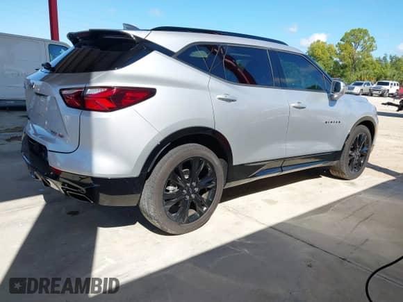 2020 Chevrolet Blazer RS z VIN 3GNKBERS9LS647554, wystawiony jako IAAI lot #43267332 z przebiegiem 59 564 mil mil oraz . Historia ofert i sprzedaży dostępna na DreamBid. Obrazek 4.