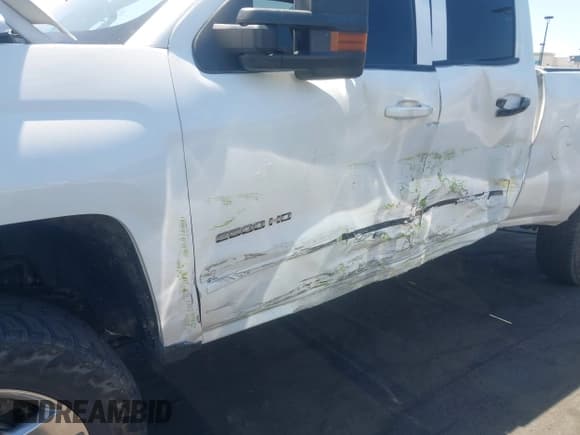 ✅ 2015 Chevrolet Silverado 2500HD LT • VIN: 1GC2CVE87FZ500852 • Lot: 43023197. Listed on IAAI with 214,790 mi. Free auction sales archive from the USA and detailed vehicle history report at DreamBid. Image 6.