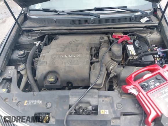 ✅ 2014 Lincoln MKS • VIN: 1LNHL9DK9EG602092 • Lot: 43049470. Wystawiony na IAAI z przebiegiem 302 939 mil. Bezpłatny archiwum sprzedaży aukcyjnych z USA i szczegółowy raport historii pojazdu na DreamBid. Zdjęcie 10.