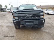 ✅ 2017 Chevrolet Silverado 2500HD LT • VIN: 1GC1KVEY9HF111035 • Lot: 41470279. Wystawiony na IAAI z przebiegiem 155 494 mil. Bezpłatny archiwum sprzedaży aukcyjnych z USA i szczegółowy raport historii pojazdu na DreamBid. Zdjęcie 12.