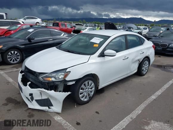 ✅ 2017 Nissan Sentra SV • VIN: 3N1AB7AP0HL686495 • Лот: 43443068. Опубликован ранее на IAAI с пробегом 155 319 миль. Бесплатный доступ к архиву аукционных продаж из США и подробный отчёт об истории автомобиля на DreamBid. Изображение 2.