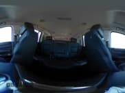 ✅ 2020 Chevrolet Suburban LT • VIN: 1GNSCHKC5LR102083 • Lot: 40551013. Wystawiony na IAAI z przebiegiem 105 555 mil. Bezpłatny archiwum sprzedaży aukcyjnych z USA i szczegółowy raport historii pojazdu na DreamBid. Zdjęcie 21.