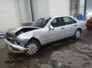 ✅ 1999 Mercedes-Benz E 320 • VIN: WDBJF82H9XX014015 • Лот: 86143734. Опубликован ранее на Copart с пробегом 67 812 миль. Бесплатный доступ к архиву аукционных продаж из США и подробный отчёт об истории автомобиля на DreamBid. Изображение 1.