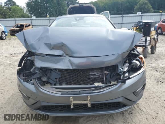 ✅ 2017 Volvo S60 Dynamic • VIN: YV126MFLXH2420164 • Лот: 70036445. Опубликован ранее на Copart с пробегом 170 194 миль. Бесплатный доступ к архиву аукционных продаж из США и подробный отчёт об истории автомобиля на DreamBid. Изображение 5.