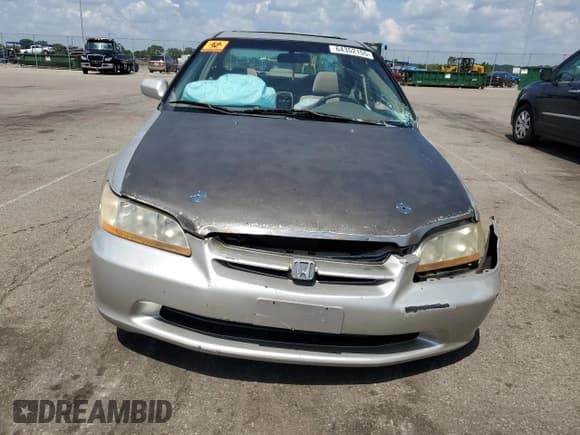 ✅ 1998 Honda Accord EX • VIN: 1HGCG5550WA158272 • Лот: 64352155. Опубликован ранее на Copart с пробегом Не указан. Бесплатный доступ к архиву аукционных продаж из США и подробный отчёт об истории автомобиля на DreamBid. Изображение 5.