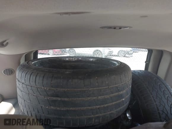 ✅ 2004 GMC Yukon SLT • VIN: 1GKEC13Z04R236425 • Lot: 42487534. Wystawiony na IAAI z przebiegiem 285 094 mil. Bezpłatny archiwum sprzedaży aukcyjnych z USA i szczegółowy raport historii pojazdu na DreamBid. Zdjęcie 12.