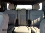 ✅ 2021 Ford Expedition XL • VIN: 1FMJU1FTXMEA55897 • Lot: 81606194. Wystawiony na Copart z przebiegiem 29 274 mil. Bezpłatny archiwum sprzedaży aukcyjnych z USA i szczegółowy raport historii pojazdu na DreamBid. Zdjęcie 10.