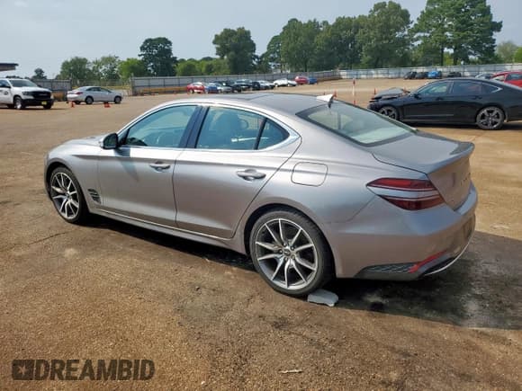 ✅ 2022 Genesis G70 2.0T • VIN: KMTG34TA8NU103900 • Лот: 71026305. Опубликован ранее на Copart с пробегом 46 114 миль. Бесплатный доступ к архиву аукционных продаж из США и подробный отчёт об истории автомобиля на DreamBid. Изображение 2.