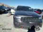 2018 Jeep Grand Cherokee Trailhawk с VIN 1C4RJFLT9JC122630, выставлен на аукционе Copart как лот 81750945 с пробегом 200 960 миль миль и Списание • Salvage title. История ставок и продаж доступна на DreamBid. Изображение 13.
