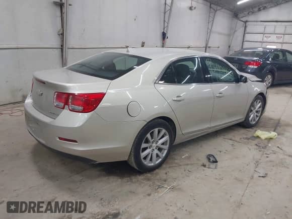 2014 Chevrolet Malibu LT z VIN 1G11E5SL8EF120491, wystawiony jako IAAI lot #43408864 z przebiegiem 61 497 mil mil oraz . Historia ofert i sprzedaży dostępna na DreamBid. Obrazek 4.