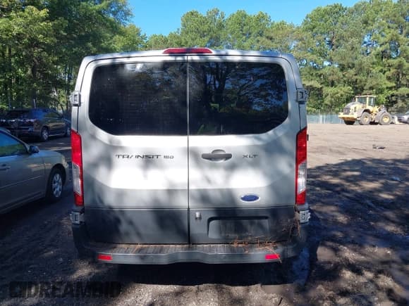 ✅ 2015 Ford Transit XL • VIN: 1FMZK1YM7FKB06341 • Lot: 43267338. Wystawiony na IAAI z przebiegiem 66 667 mil. Bezpłatny archiwum sprzedaży aukcyjnych z USA i szczegółowy raport historii pojazdu na DreamBid. Zdjęcie 16.