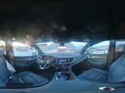 ✅ 2022 Buick Enclave Premium • VIN: 5GAEVBKW6NJ183394 • Lot: 90487405. Wystawiony na Copart z przebiegiem 49 474 mil. Bezpłatny archiwum sprzedaży aukcyjnych z USA i szczegółowy raport historii pojazdu na DreamBid. Zdjęcie 15.