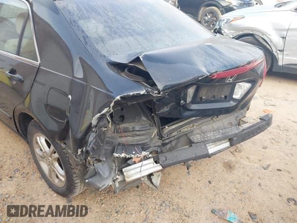 ✅ 2007 Honda Accord LX SE • VIN: 1HGCM56387A063319 • Лот: 43641086. Опубликован ранее на IAAI с пробегом 214 305 миль. Бесплатный доступ к архиву аукционных продаж из США и подробный отчёт об истории автомобиля на DreamBid. Изображение 6.