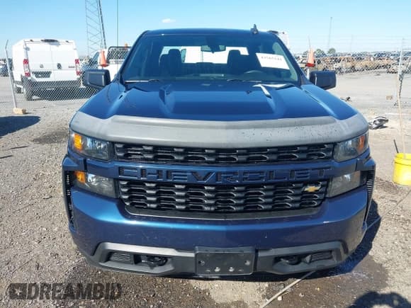 ✅ 2022 Chevrolet Silverado 1500 Custom • VIN: 1GCPYBEK8NZ226769 • Lot: 43565241. Wystawiony na IAAI z przebiegiem 39 608 mil. Bezpłatny archiwum sprzedaży aukcyjnych z USA i szczegółowy raport historii pojazdu na DreamBid. Zdjęcie 12.