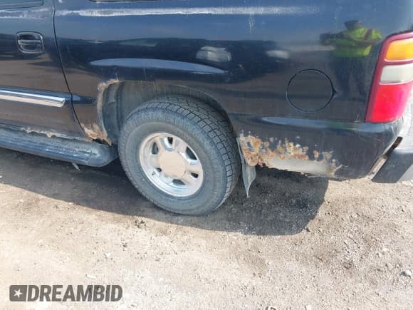 ✅ 2003 GMC Yukon XL SLT • VIN: 1GKFK16ZX3J222273 • Lot: 42388388. Wystawiony na IAAI z przebiegiem 232 982 mil. Bezpłatny archiwum sprzedaży aukcyjnych z USA i szczegółowy raport historii pojazdu na DreamBid. Zdjęcie 6.