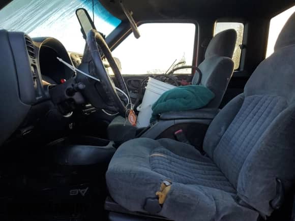 2001 Chevrolet S-10 LS ZR2 с VIN 1GCCT19W818161992, выставлен на аукционе Copart как лот 87774135 с пробегом Не указан миль и Чистый • Clean title. История ставок и продаж доступна на DreamBid. Изображение 7.