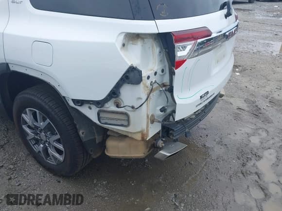 ✅ 2021 GMC Acadia SLT • VIN: 1GKKNMLS8MZ104143 • Lot: 42331444. Listed on IAAI with 119,675 mi. Free auction sales archive from the USA and detailed vehicle history report at DreamBid. Image 20.