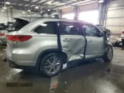 ✅ 2019 Toyota Highlander XLE • VIN: 5TDJZRFH9KS715886 • Lot: 85098465. Wystawiony na Copart z przebiegiem 75 485 mil. Bezpłatny archiwum sprzedaży aukcyjnych z USA i szczegółowy raport historii pojazdu na DreamBid. Zdjęcie 3.