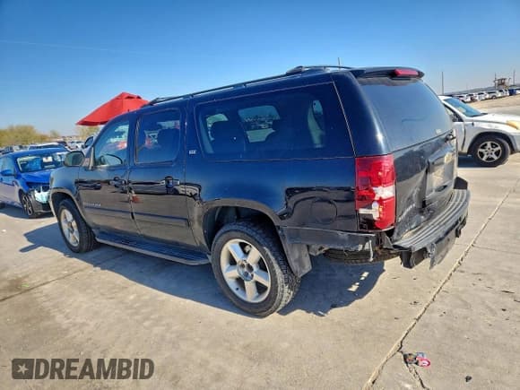 ✅ 2007 Chevrolet Suburban LT • VIN: 3GNFC16037G300966 • Lot: 94731505. Wystawiony na Copart z przebiegiem 137 626 mil. Bezpłatny archiwum sprzedaży aukcyjnych z USA i szczegółowy raport historii pojazdu na DreamBid. Zdjęcie 2.