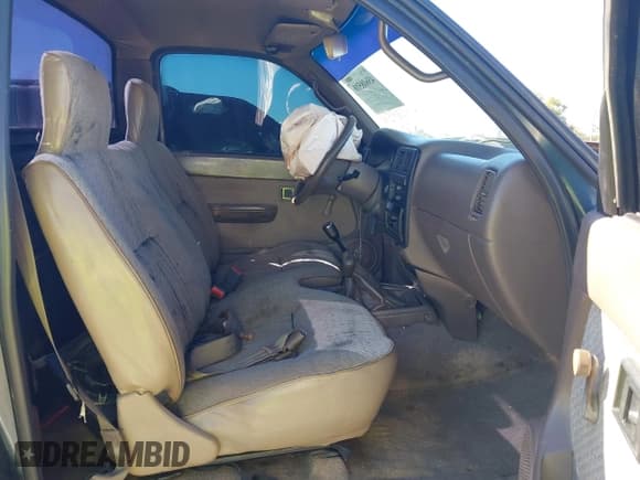 ✅ 1996 Toyota Tacoma • VIN: 4TAPM62N0TZ192501 • Lot: 43608510. Wystawiony na IAAI z przebiegiem 263 312 mil. Bezpłatny archiwum sprzedaży aukcyjnych z USA i szczegółowy raport historii pojazdu na DreamBid. Zdjęcie 5.