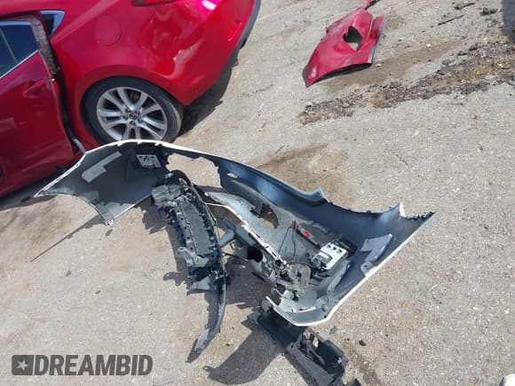 ✅ 2019 Mercedes-Benz C 300 • VIN: WDDWJ8DB2KF863714 • Lot: 42569540. Wystawiony na IAAI z przebiegiem 40 255 mil. Bezpłatny archiwum sprzedaży aukcyjnych z USA i szczegółowy raport historii pojazdu na DreamBid. Zdjęcie 12.