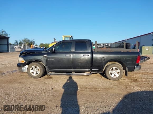✅ 2009 Dodge 1500 SLT • VIN: 1D3HB18P29S774408 • Lot: 40308323. Wystawiony na IAAI z przebiegiem 195 958 mil. Bezpłatny archiwum sprzedaży aukcyjnych z USA i szczegółowy raport historii pojazdu na DreamBid. Zdjęcie 15.