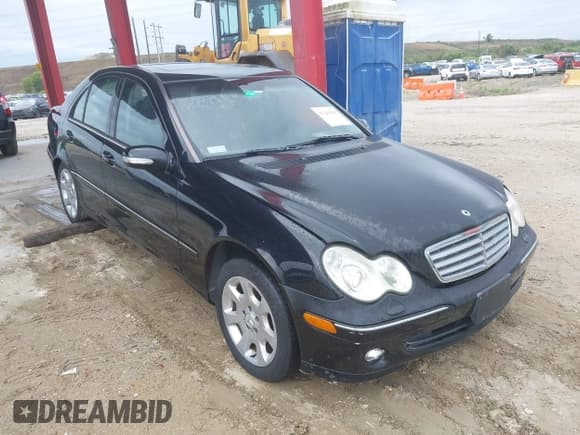 ✅ 2005 Mercedes-Benz C 240 • VIN: WDBRF81J05F557070 • Lot: 42242556. Listed on IAAI with 113,139 mi. Free auction sales archive from the USA and detailed vehicle history report at DreamBid. Image 1.