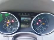 ✅ 2006 Mercedes-Benz M 500 • VIN: 4JGBB75E46A062287 • Lot: 43382855. Wystawiony na IAAI z przebiegiem 81 099 mil. Bezpłatny archiwum sprzedaży aukcyjnych z USA i szczegółowy raport historii pojazdu na DreamBid. Zdjęcie 7.