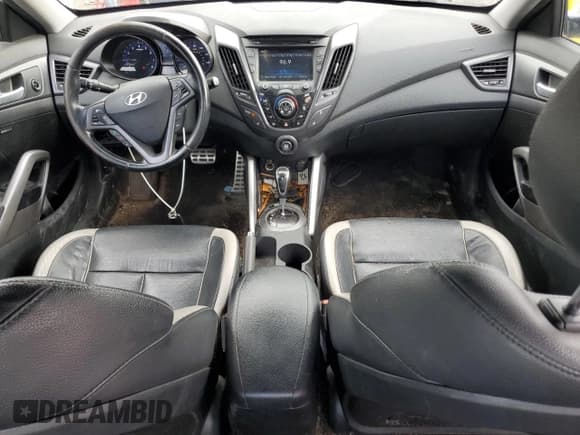 ✅ 2015 Hyundai Veloster Turbo • VIN: KMHTC6AE9FU229842 • Lot: 70097655. Wystawiony na Copart z przebiegiem 102 001 mil. Bezpłatny archiwum sprzedaży aukcyjnych z USA i szczegółowy raport historii pojazdu na DreamBid. Zdjęcie 8.