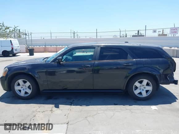 2005 Dodge Magnum SE с VIN 2D4FV48V65H619209, выставлен на аукционе IAAI как лот 42838397 с пробегом 254 612 миль миль и . История ставок и продаж доступна на DreamBid. Изображение 15.