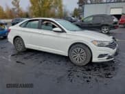 ✅ 2021 Volkswagen Jetta S • VIN: 3VWC57BUXMM033112 • Lot: 94043245. Wystawiony na Copart z przebiegiem 75 608 mil. Bezpłatny archiwum sprzedaży aukcyjnych z USA i szczegółowy raport historii pojazdu na DreamBid. Zdjęcie 4.