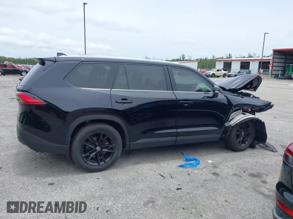 ✅ 2024 Toyota Highlander XLE • VIN: 5TDAAAB52RS006098 • Лот: 42426254. Опубликован ранее на IAAI с пробегом 13 783 миль. Бесплатный доступ к архиву аукционных продаж из США и подробный отчёт об истории автомобиля на DreamBid. Изображение 14.