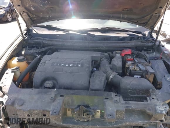 ✅ 2018 Lincoln MKT • VIN: 2LMHJ5NK9JBL02295 • Lot: 42348658. Wystawiony na IAAI z przebiegiem 222 831 mil. Bezpłatny archiwum sprzedaży aukcyjnych z USA i szczegółowy raport historii pojazdu na DreamBid. Zdjęcie 10.