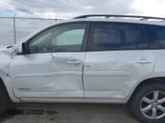 ✅ 2007 Toyota RAV4 Limited • VIN: JTMBK31V175022536 • Lot: 43488503. Wystawiony na IAAI z przebiegiem 188 307 mil. Bezpłatny archiwum sprzedaży aukcyjnych z USA i szczegółowy raport historii pojazdu na DreamBid. Zdjęcie 14.