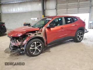 2024 Chevrolet Trax 1RS с VIN KL77LGE2XRC091506, выставлен на аукционе Copart как лот 84251305 с пробегом 39 251 миль миль и Списание • Salvage title. История ставок и продаж доступна на DreamBid. Изображение 1.