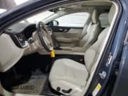 ✅ 2022 Volvo V60 • VIN: YV4102WK1N2092446 • Lot: 59928515. Wystawiony na Copart z przebiegiem 24 451 mil. Bezpłatny archiwum sprzedaży aukcyjnych z USA i szczegółowy raport historii pojazdu na DreamBid. Zdjęcie 7.