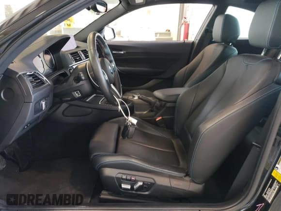 ✅ 2018 BMW M2 • VIN: WBS1J5C54JVD37762 • Лот: 67153643. Опубликован ранее на Copart с пробегом 25 271 миль. Бесплатный доступ к архиву аукционных продаж из США и подробный отчёт об истории автомобиля на DreamBid. Изображение 7.