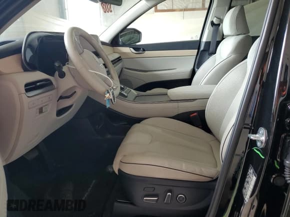 ✅ 2024 Hyundai Palisade Limited • VIN: KM8R5DGE2RU759493 • Лот: 65121395. Опубликован ранее на Copart с пробегом 11 843 миль. Бесплатный доступ к архиву аукционных продаж из США и подробный отчёт об истории автомобиля на DreamBid. Изображение 7.