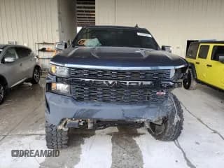✅ 2020 Chevrolet Silverado 1500 Custom Trail Boss • VIN: 3GCPYCEF6LG187704 • Lot: 53391024. Wystawiony na Copart z przebiegiem 118 701 mil. Bezpłatny archiwum sprzedaży aukcyjnych z USA i szczegółowy raport historii pojazdu na DreamBid. Zdjęcie 5.