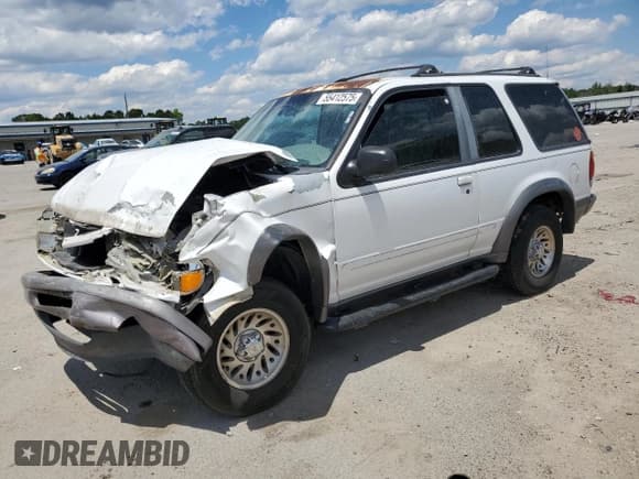 ✅ 1997 Ford Explorer Eddie Bauer • VIN: 1FMCU22XXVUD09705 • Lot: 55412575. Wystawiony na Copart z przebiegiem 356 444 mil. Bezpłatny archiwum sprzedaży aukcyjnych z USA i szczegółowy raport historii pojazdu na DreamBid. Zdjęcie 1.