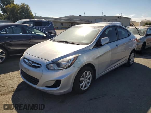 ✅ 2014 Hyundai Accent GLS • VIN: KMHCT4AE0EU725700 • Лот: 74855684. Опубликован ранее на Copart с пробегом 199 881 миль. Бесплатный доступ к архиву аукционных продаж из США и подробный отчёт об истории автомобиля на DreamBid. Изображение 1.
