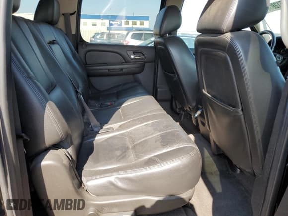 ✅ 2013 Chevrolet Suburban LT • VIN: 1GNSKJE73DR317536 • Lot: 66128084. Wystawiony na Copart z przebiegiem 230 539 mil. Bezpłatny archiwum sprzedaży aukcyjnych z USA i szczegółowy raport historii pojazdu na DreamBid. Zdjęcie 11.