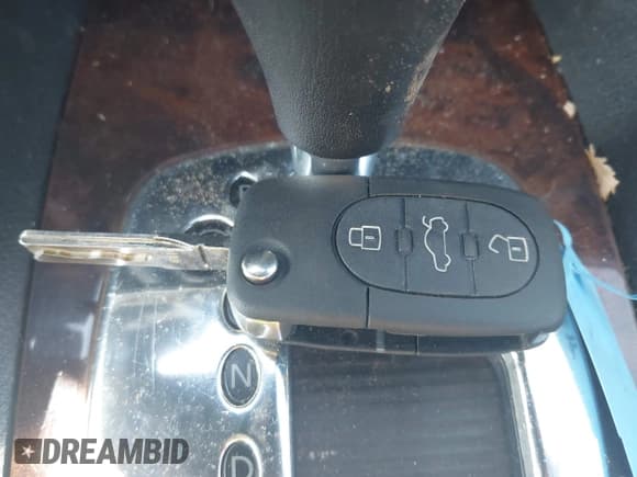 ✅ 1999 Audi A6 • VIN: WAUDA24B7XN018088 • Lot: 42079127. Wystawiony na IAAI z przebiegiem 172 958 mil. Bezpłatny archiwum sprzedaży aukcyjnych z USA i szczegółowy raport historii pojazdu na DreamBid. Zdjęcie 11.