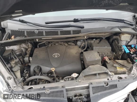 ✅ 2017 Toyota Sienna XLE • VIN: 5TDDZ3DC1HS170583 • Lot: 90476655. Listed on Copart with 170,084 mi. Free auction sales archive from the USA and detailed vehicle history report at DreamBid. Image 12.