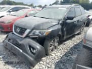 ✅ 2017 Nissan Pathfinder S • VIN: 5N1DR2MN8HC694922 • Lot: 70579625. Wystawiony na Copart z przebiegiem 139 132 mil. Bezpłatny archiwum sprzedaży aukcyjnych z USA i szczegółowy raport historii pojazdu na DreamBid. Zdjęcie 1.