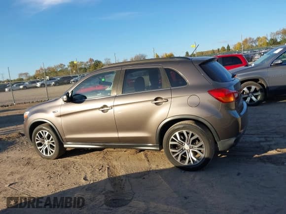 ✅ 2016 Mitsubishi Outlander SEL • VIN: JA4AP4AW7GZ059072 • Lot: 43547446. Listed on IAAI with 156,253 mi. Free auction sales archive from the USA and detailed vehicle history report at DreamBid. Image 14.