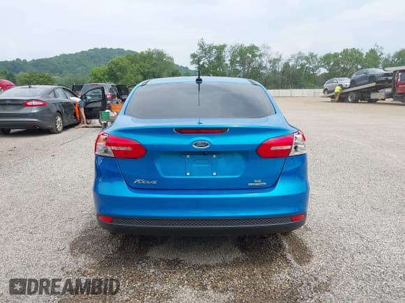 ✅ 2015 Ford Focus SE • VIN: 1FADP3F21FL274182 • Lot: 42441161. Listed on IAAI with 176,810 mi. Free auction sales archive from the USA and detailed vehicle history report at DreamBid. Image 17.