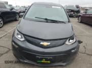 ✅ 2017 Chevrolet Bolt EV LT • VIN: 1G1FW6S04H4181724 • Lot: 79258794. Wystawiony na Copart z przebiegiem Nie podano. Bezpłatny archiwum sprzedaży aukcyjnych z USA i szczegółowy raport historii pojazdu na DreamBid. Zdjęcie 5.