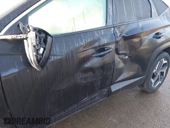 ✅ 2023 Hyundai Tucson Limited • VIN: KM8JFDA21PU133987 • Lot: 41712799. Wystawiony na IAAI z przebiegiem 9 303 mil. Bezpłatny archiwum sprzedaży aukcyjnych z USA i szczegółowy raport historii pojazdu na DreamBid. Zdjęcie 17.